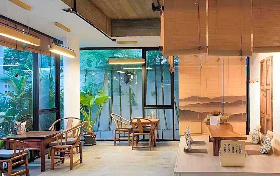 YOLO Bangkok Boutique Hotel