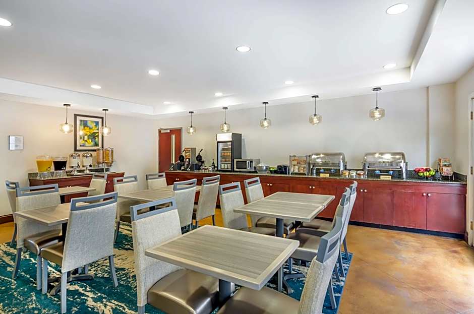 Best Western Plus Waynesboro Inn & Suites Conference Center