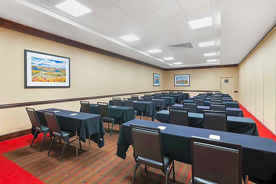 Best Western Plus Kansas City Sports Complex Hotel