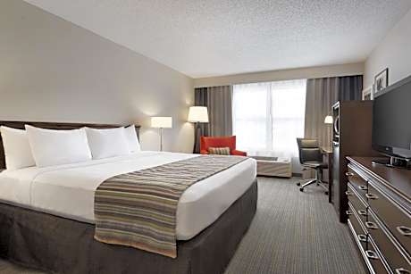 King Room with Roll-in Shower - Disability Access/Non-Smoking
