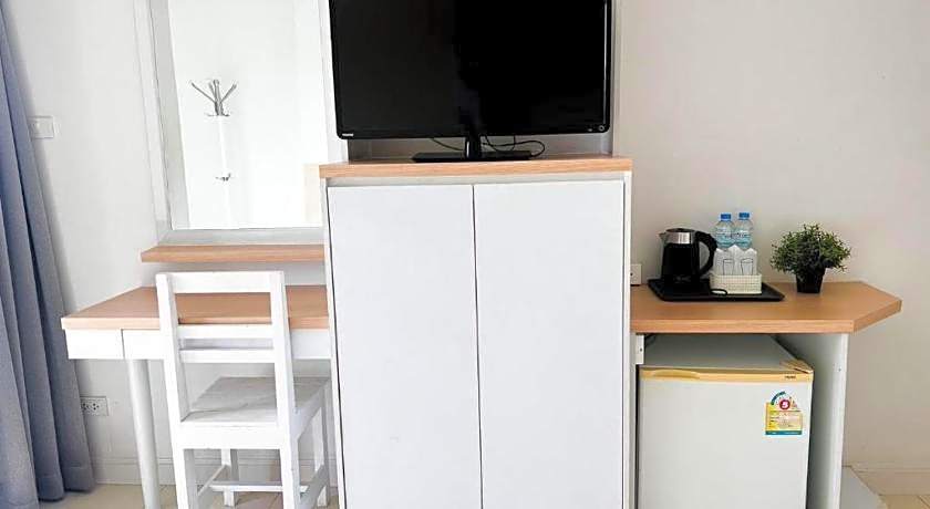 Nana Chat Bangsaen Hotel