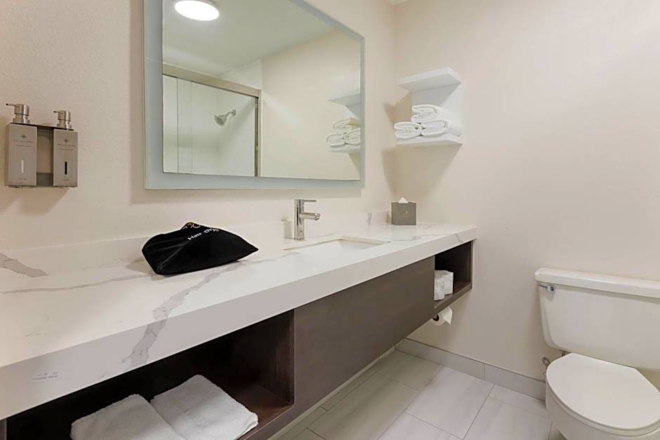 The Lux Hotel & Conference Center, an Ascend Collection Hotel