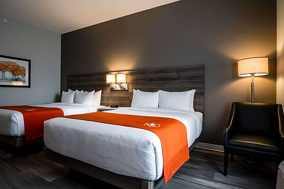 Amsterdam Inn & Suites, an Ascend Collection Hotel