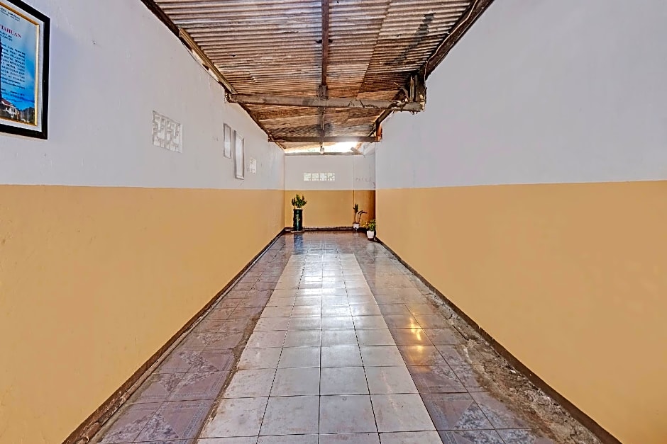 SPOT ON 92983 Hotel Ayu