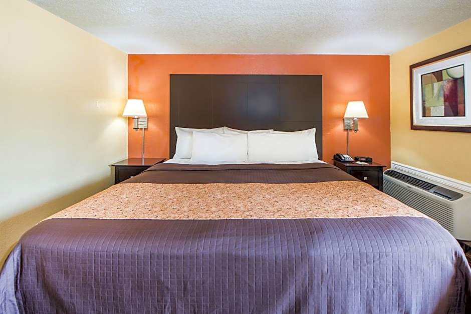 Days Inn by Wyndham Joplin