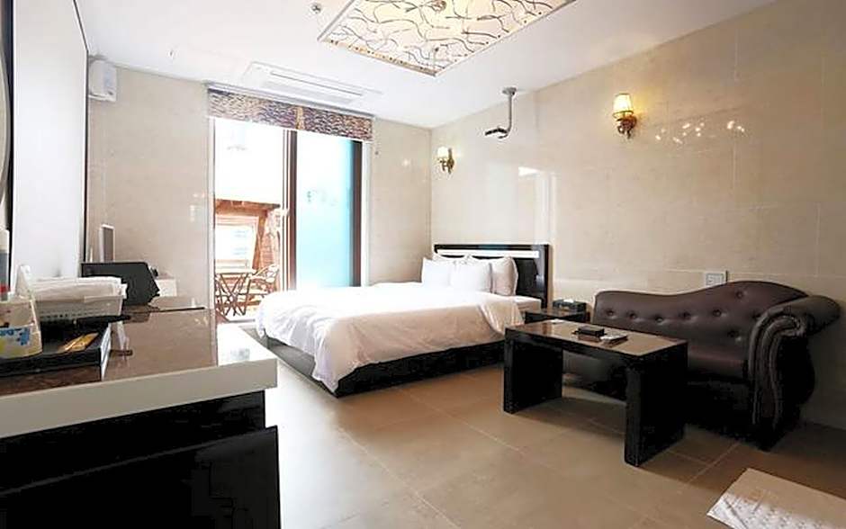 Photo 1 of 8 of Suite, Terrace