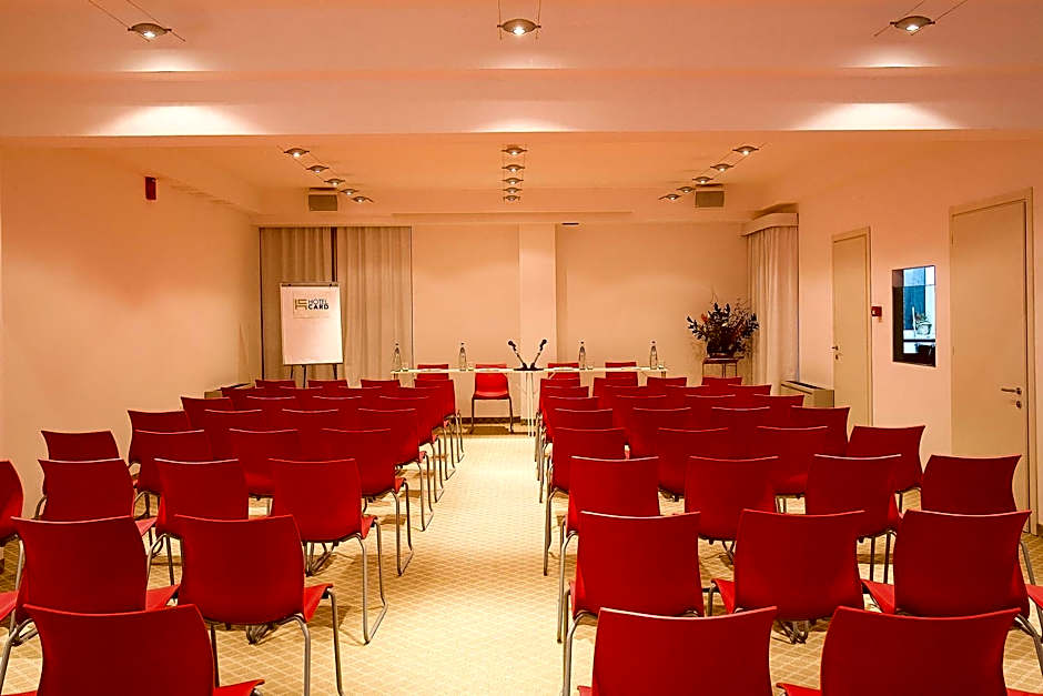 Card International Hotel