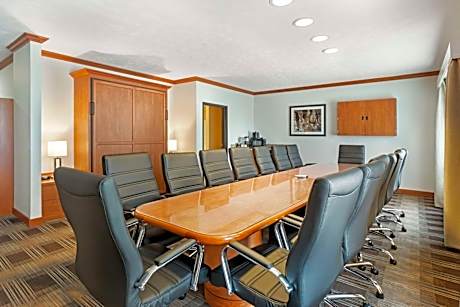 1 Queen Bed Non-Smoking Murphy Bed Only Board Room Microwave Fridge Wi-Fi Full Breakfast