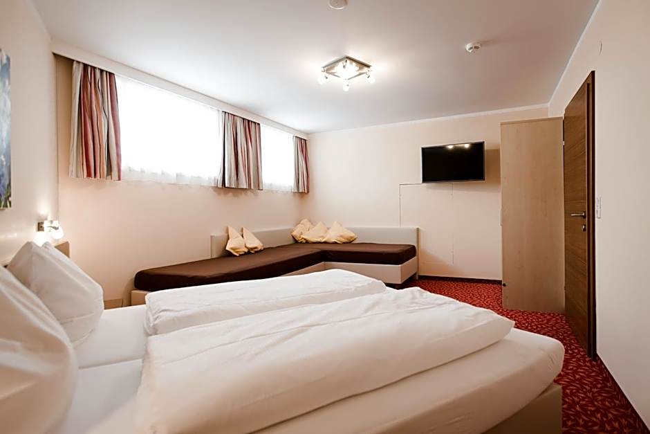 Aparthotel Dorfplatzl Garni