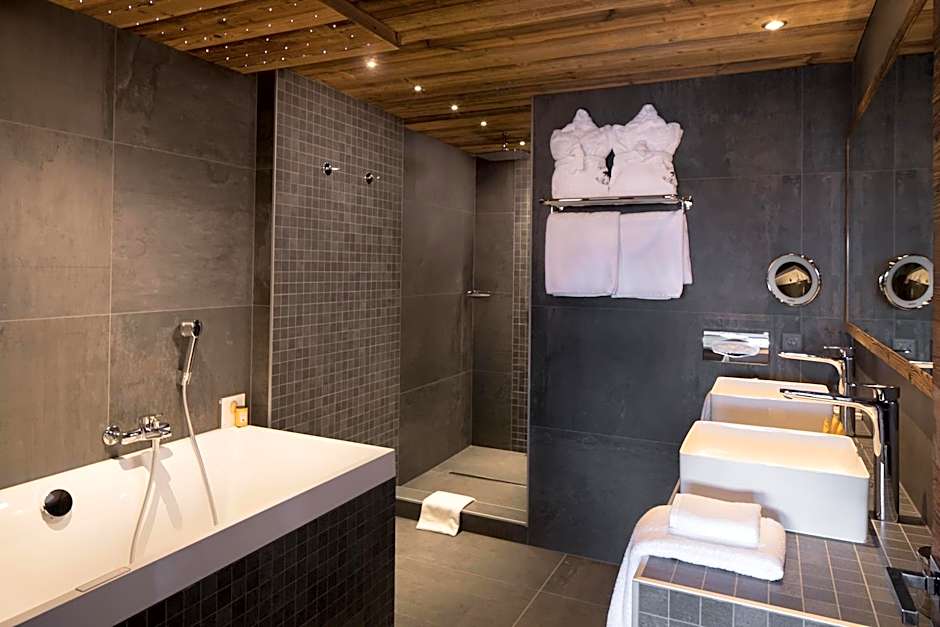 Hostellerie du Pas de l'Ours "Relais et Châteaux"