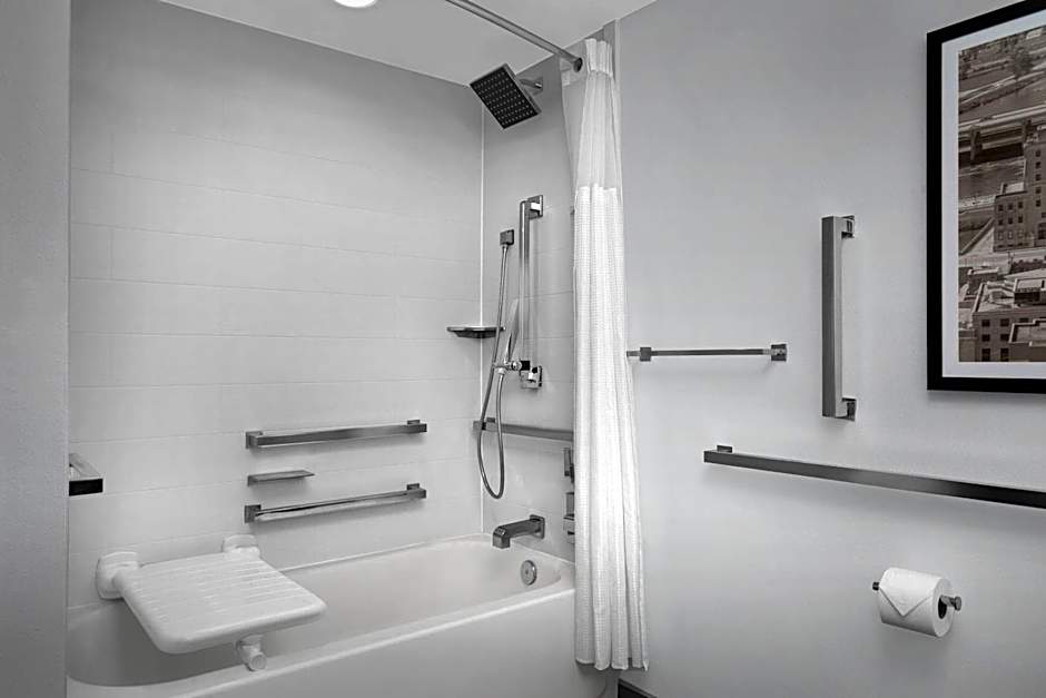 Radisson Hotel Cedar Rapids