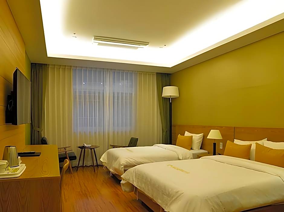 Lake 45 Hotel