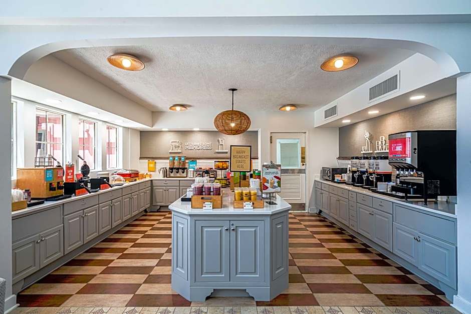 Hampton Inn & Suites Amelia Island-Historic Harbor Front