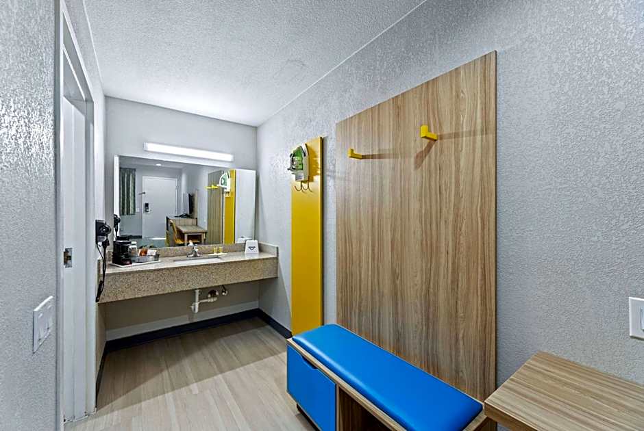 Days Inn by Wyndham McKinney