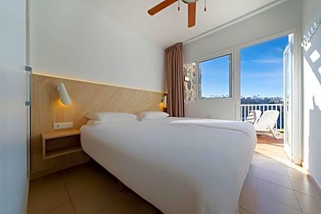 Premium One Bedroom Apartment with Balcony