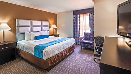 King Room with Bathtub - Disability Access/Non-Smoking