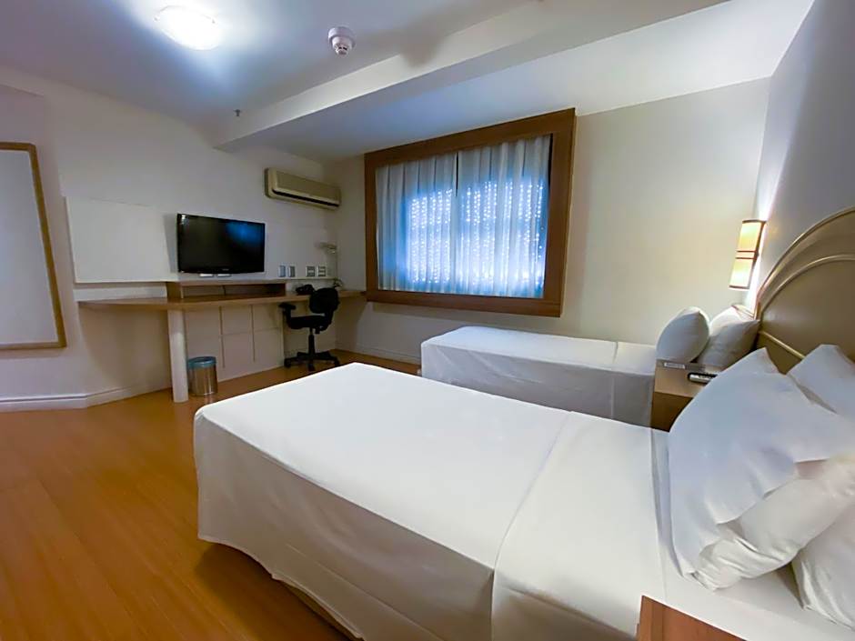 Master Porto Alegre Hotel - Av Carlos Gomes, Proximo ao Consulado Americano