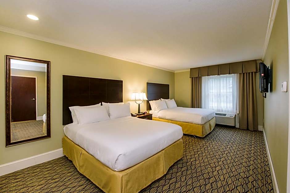 Holiday Inn Express and Suites Merrimack By IHG