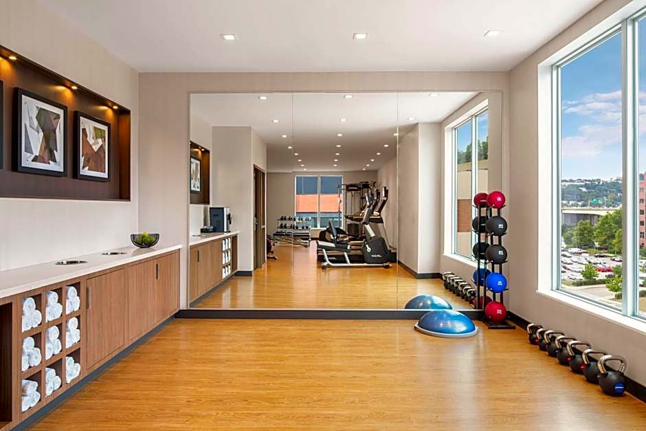 AC Hotel by Marriott Pittsburgh Downtown