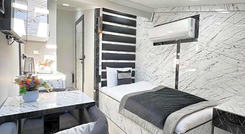 Taksim Larissa hotel suites