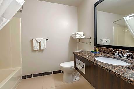 2 Queen Beds Suite Nonsmoking