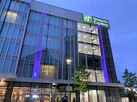 Holiday Inn Express Stockport By IHG
