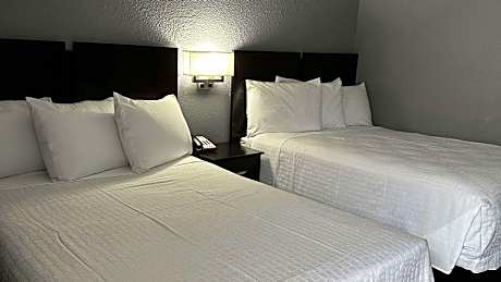Comfortable Guest Room W/2 Double Beds With Wifi