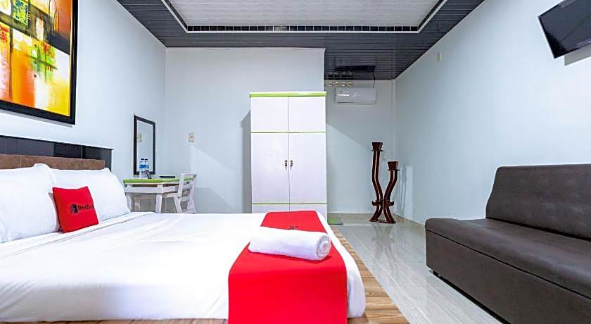 RedDoorz near Universitas Simalungun Pematangsiant