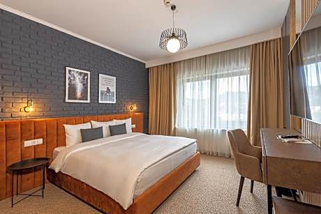 Junior Suite with City View