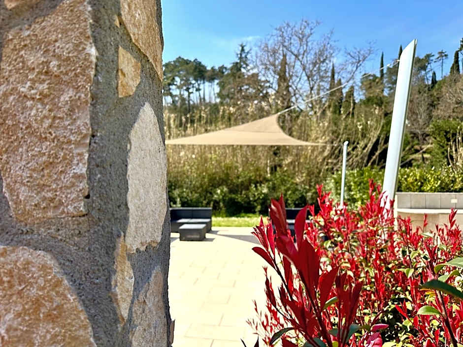 Le Village Sarzana