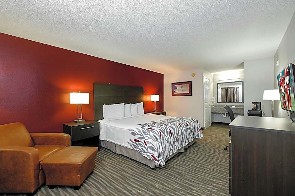 Photo 1 of 9 of Superior 1 King Bed, Smoking