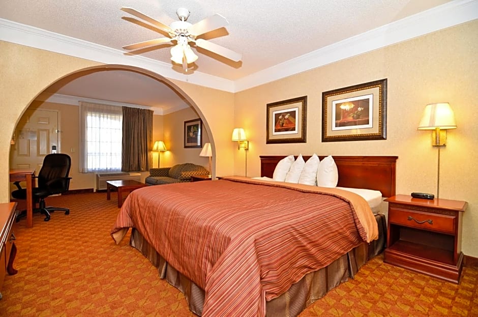 Peach State Inn & Suites