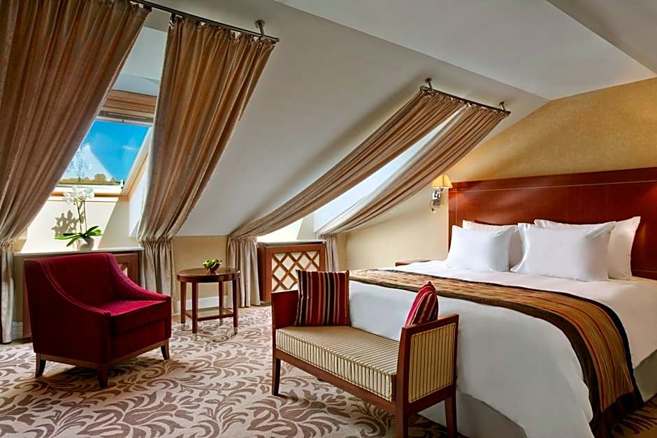 Grand Hotel Vilnius, Curio Collection by Hilton