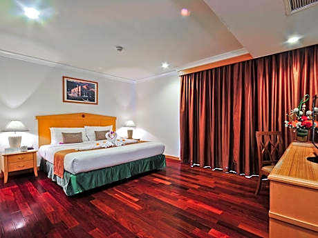 Executive One Bedroom Plus