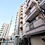 honeys guest house elevator , wash machine, huge closet space, private bathroom, walk to skytree in 10 minutes