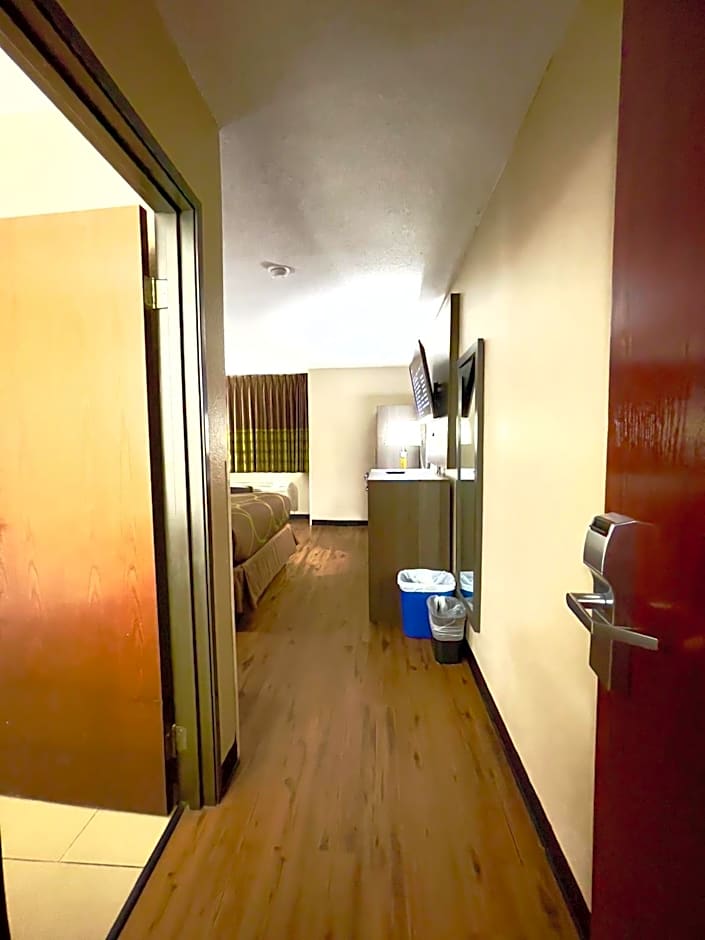 Super 8 by Wyndham Ithaca