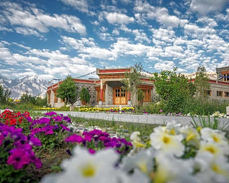 Lchang Nang Retreat - The House of Trees