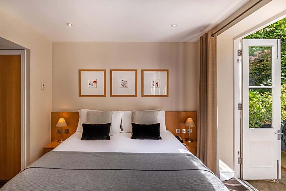 The Resident Kensington (formerly The Nadler Kensington)