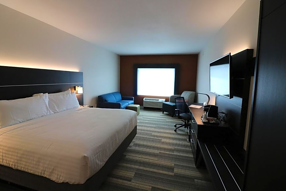 Holiday Inn Express & Suites Coffeyville By IHG