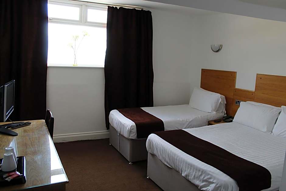 Four Saints Brig Y Don Hotel