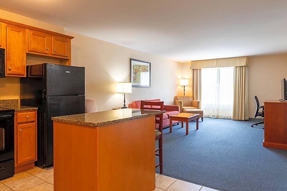 White River Inn & Suites