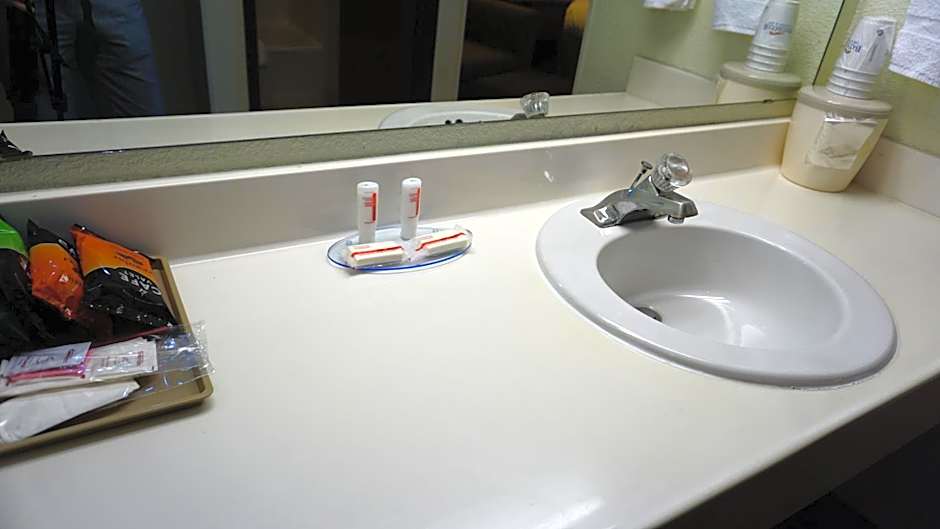 Baymont by Wyndham Arlington At Six Flags Dr