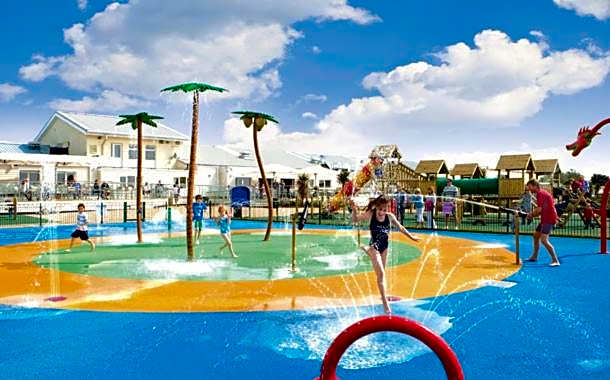 Caravan by the sea Trecco Bay