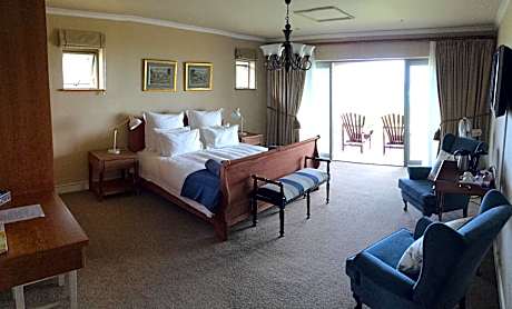 Ground Floor Deluxe Seafront Twin Room