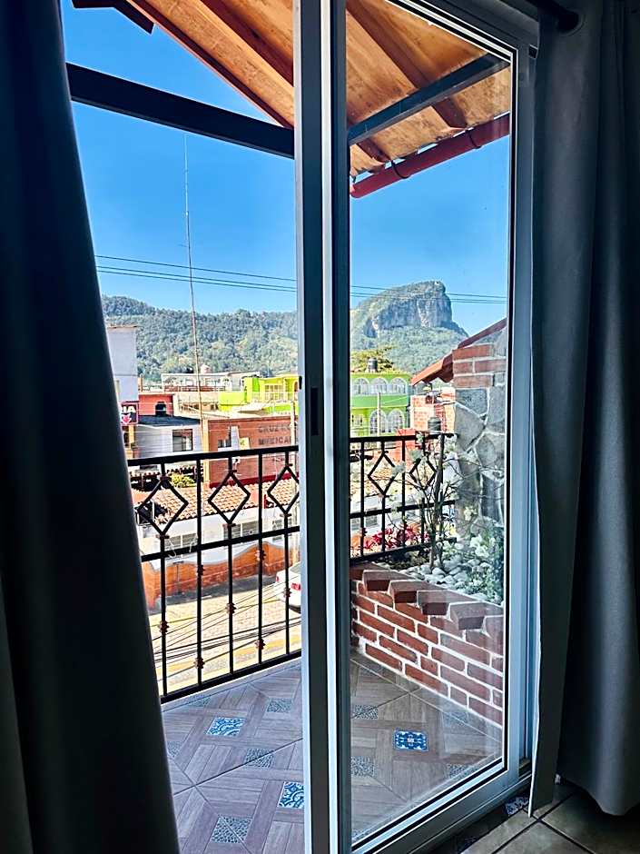 Hotel & Suites Cerro Roj0