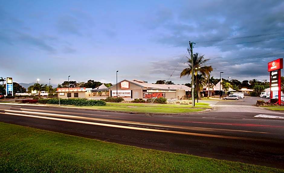 Nightcap At Balaclava Hotel