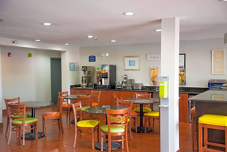 Microtel Inn & Suites By Wyndham Daphne/Mobile