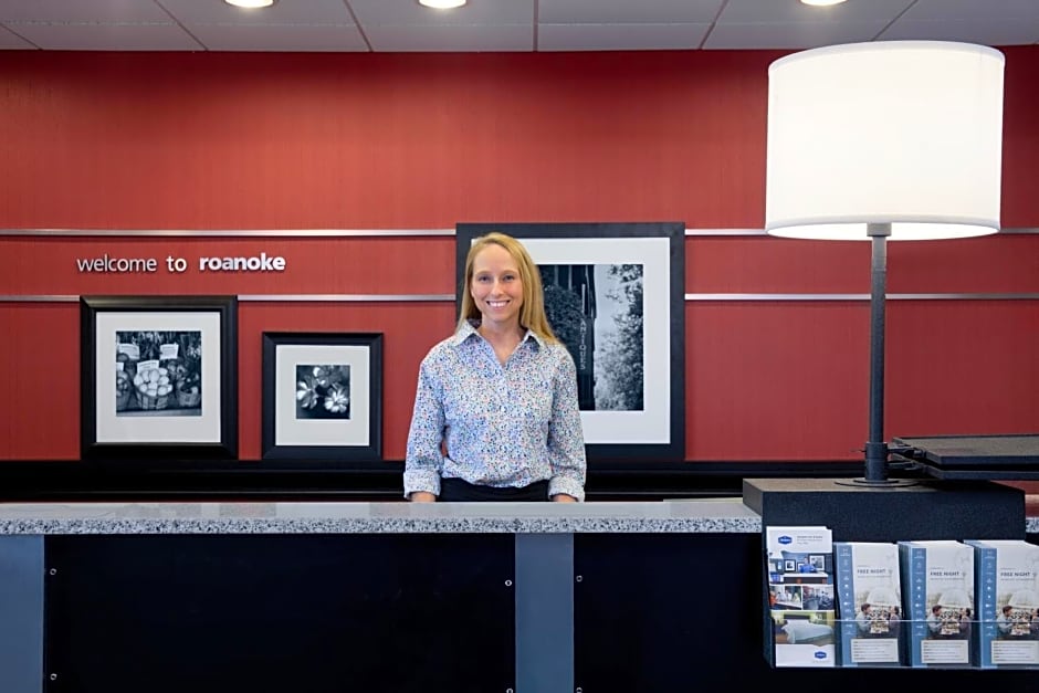 Hampton Inn and Suites Roanoke Airport/Valley View Mall