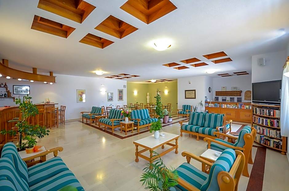 Proteas Hotel & Suites