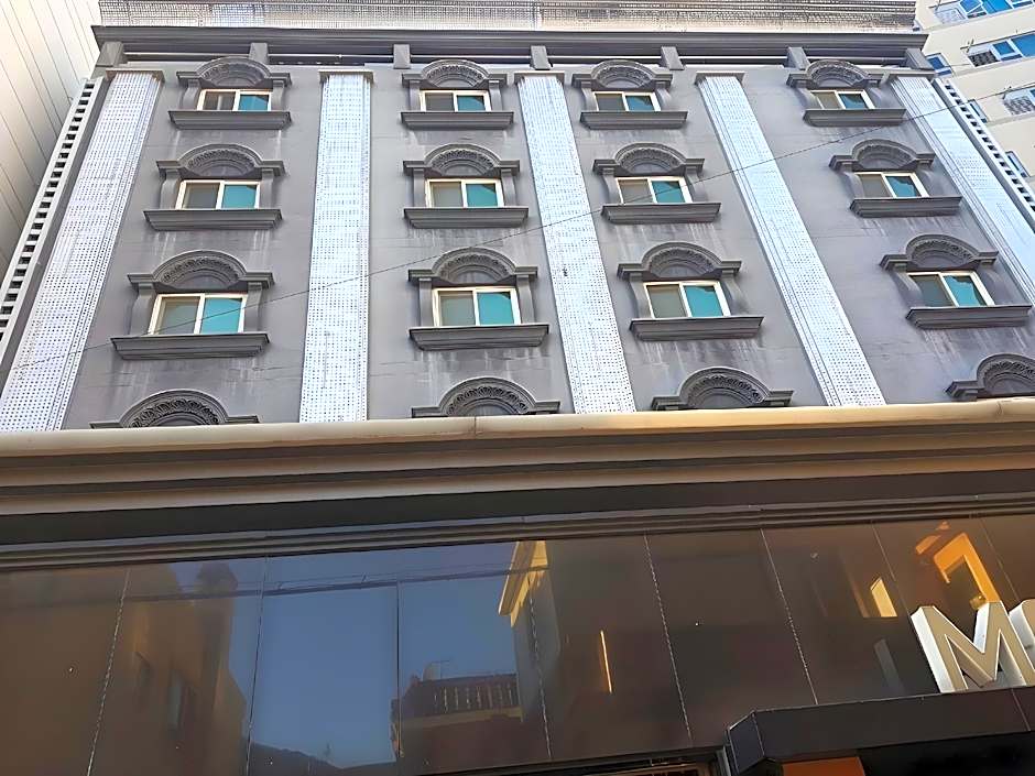 Hotel Cube